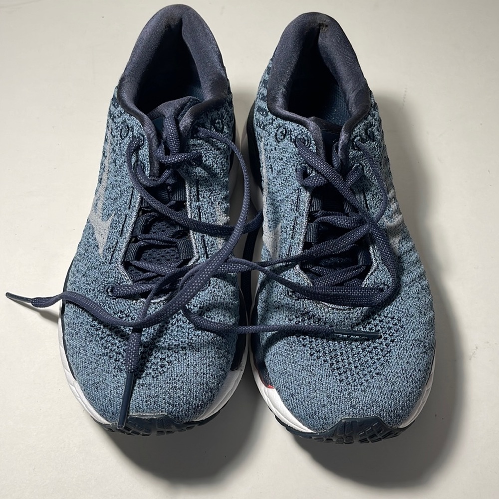 Wave sky shoes woman’s size 8 (a57